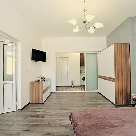 Cozy 2-Bedroom Flat In The Very Center Of โซเฟีย ภายนอก รูปภาพ