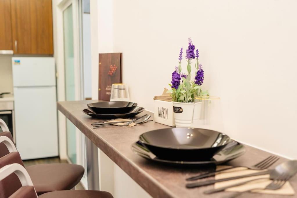 Cozy 2-Bedroom Flat In The Very Center Of โซเฟีย ภายนอก รูปภาพ