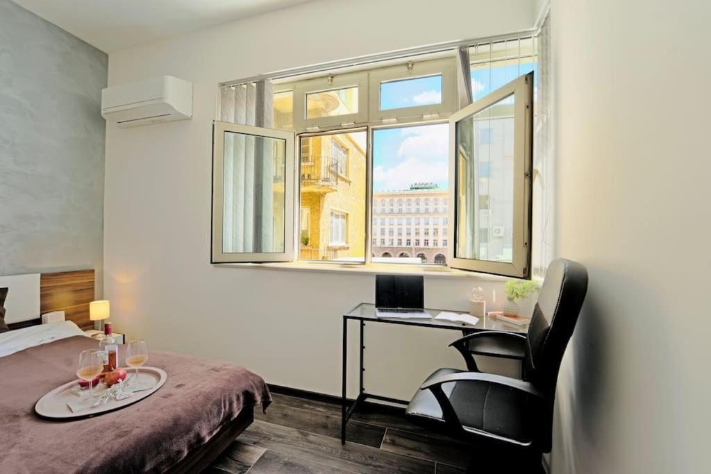 Cozy 2-Bedroom Flat In The Very Center Of โซเฟีย ภายนอก รูปภาพ