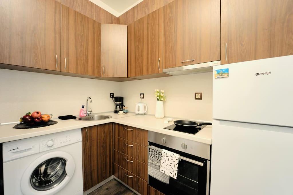 Cozy 2-Bedroom Flat In The Very Center Of โซเฟีย ภายนอก รูปภาพ